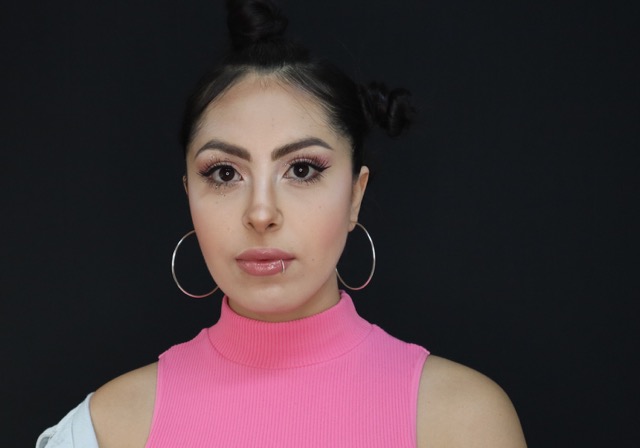 Maquillaje de graduación realizado en clase práctica, escuela Eva Berndt
